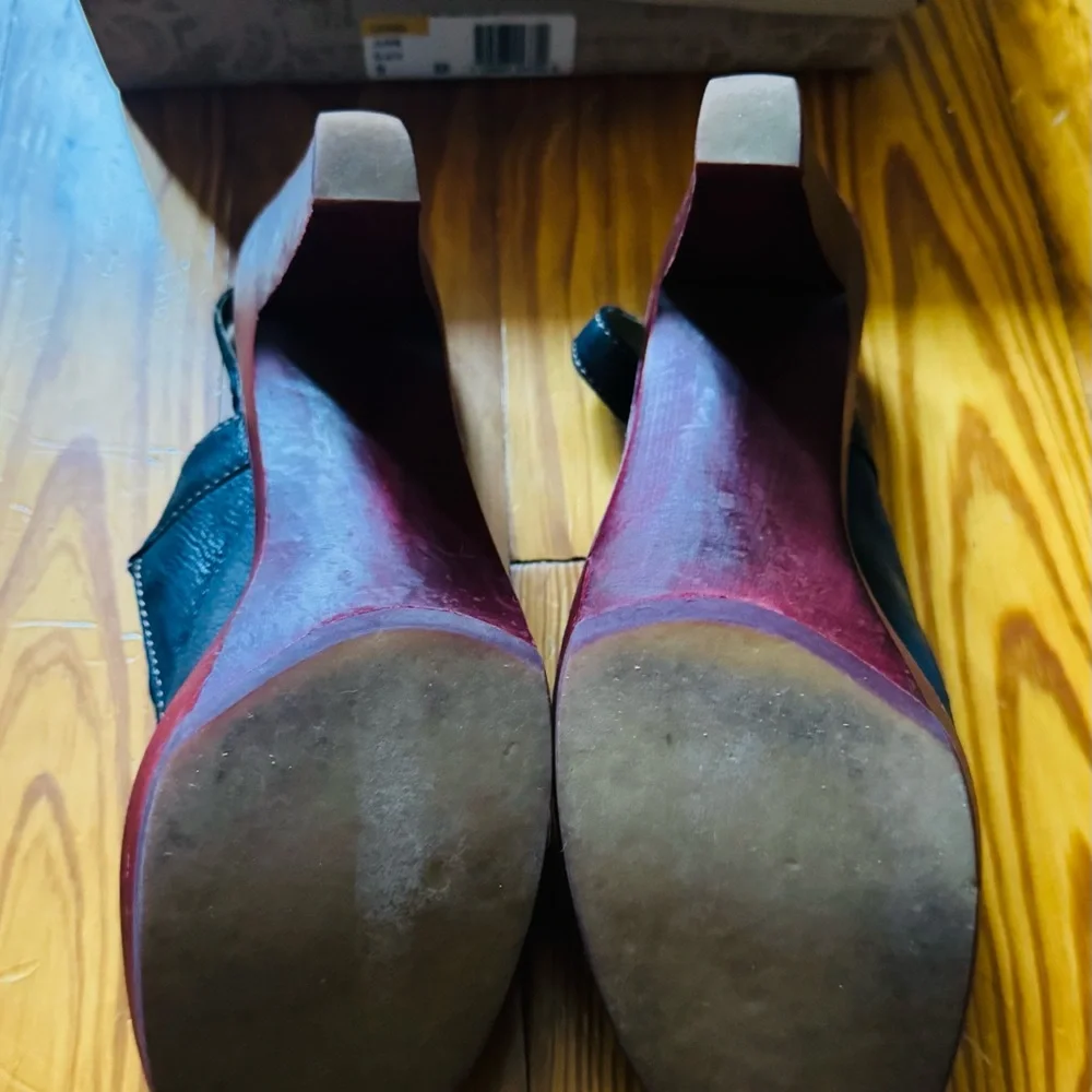 Latigo for Anthropologie Women's Black platform heels with oxblood sole size 9 - Picture 4 of 5